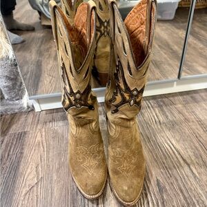 vintage 1970s Miss Capezio tan suede leather butterfly western boots, size 9.5